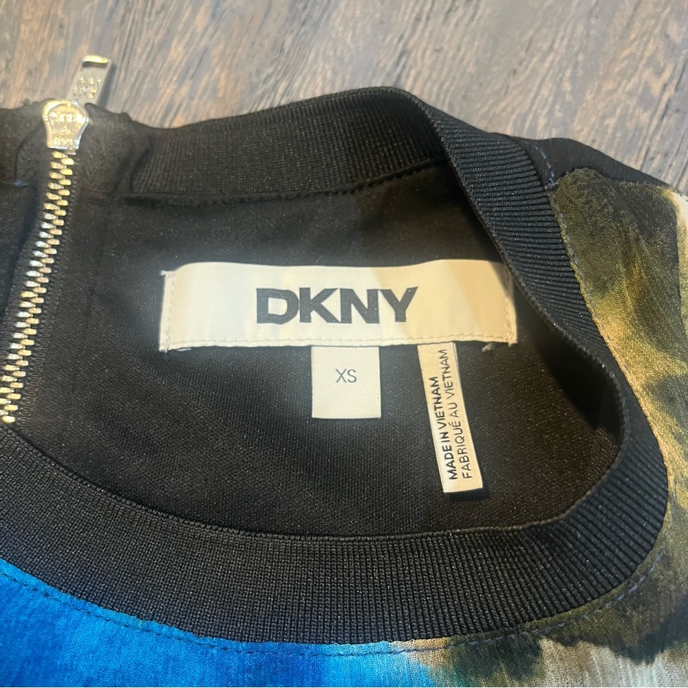 DKNY Watercolor Blue, Yellow & Brown Crepe Sleeveless Blouse Lined XS - Picture 4 of 9